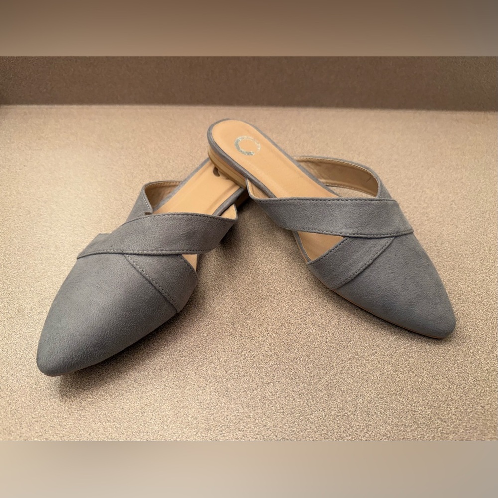 Journee Collection Women Giada Size US 9M Grey Faux Suede Slip On Mule Flats